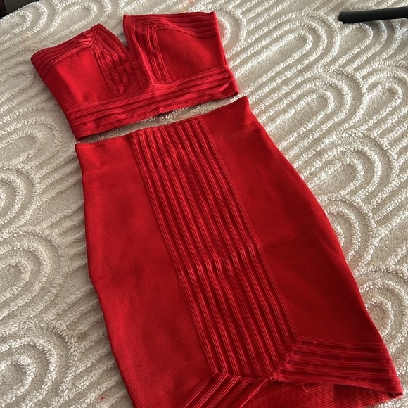 ♥️ Red crop top with matching skirt - Picture 5 of 7